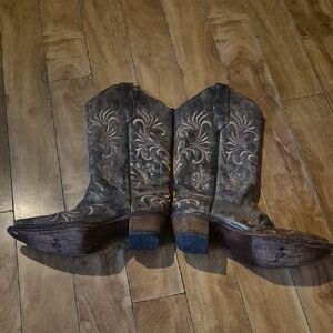 Circle G Brown Embroidered Western Cowboy Boots